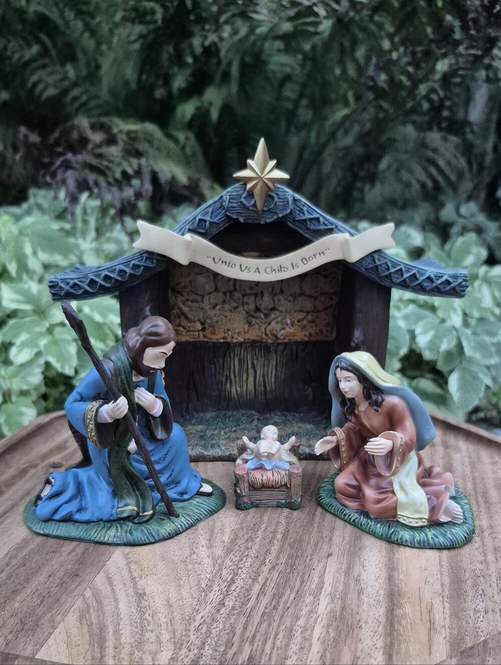 Vintage 2007 Thomas Kinkade Hawthorne Village Nativity Set - 4 Pc Holy Family